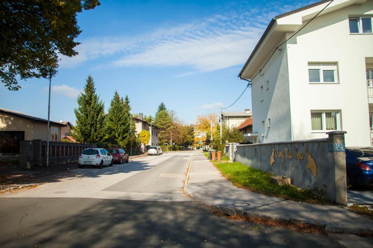 Apartment - & Free Parking, Center *