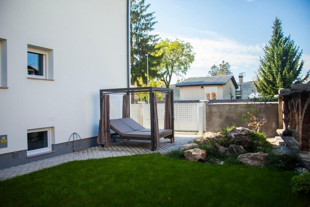 Apartment - & Free Parking, Center *